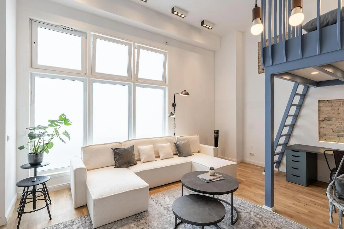 Spacious Lofts In Wedding Berlijn Appartement