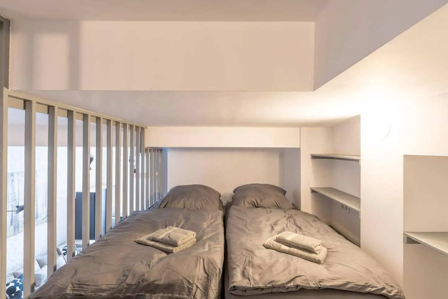 Contactos de Spacious Lofts In Wedding